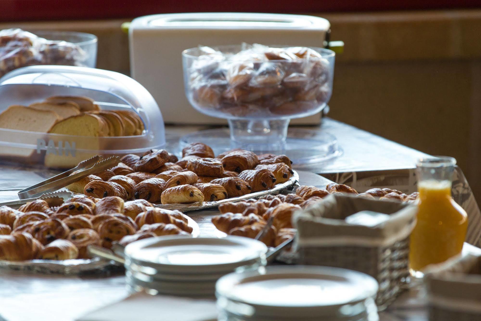 Aireco Hotel Cazeres-sur-l'Adour Luaran gambar